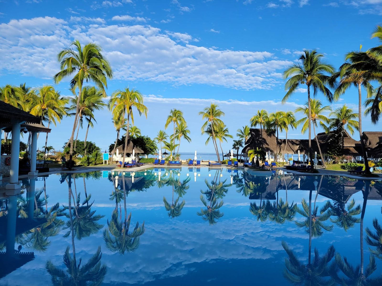Kerala Backwaters And Waterfalls Escape